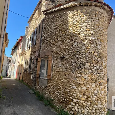 Charmante Maison De Village Avec Terrasse Holiday home *